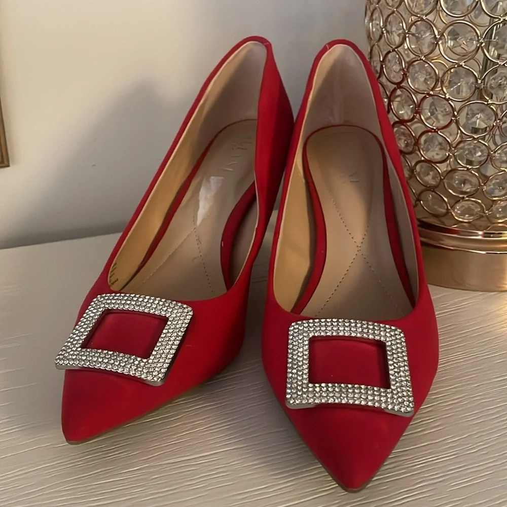Red suede Alfani heels with rhinestones size 6.5 - Picture 5 of 5